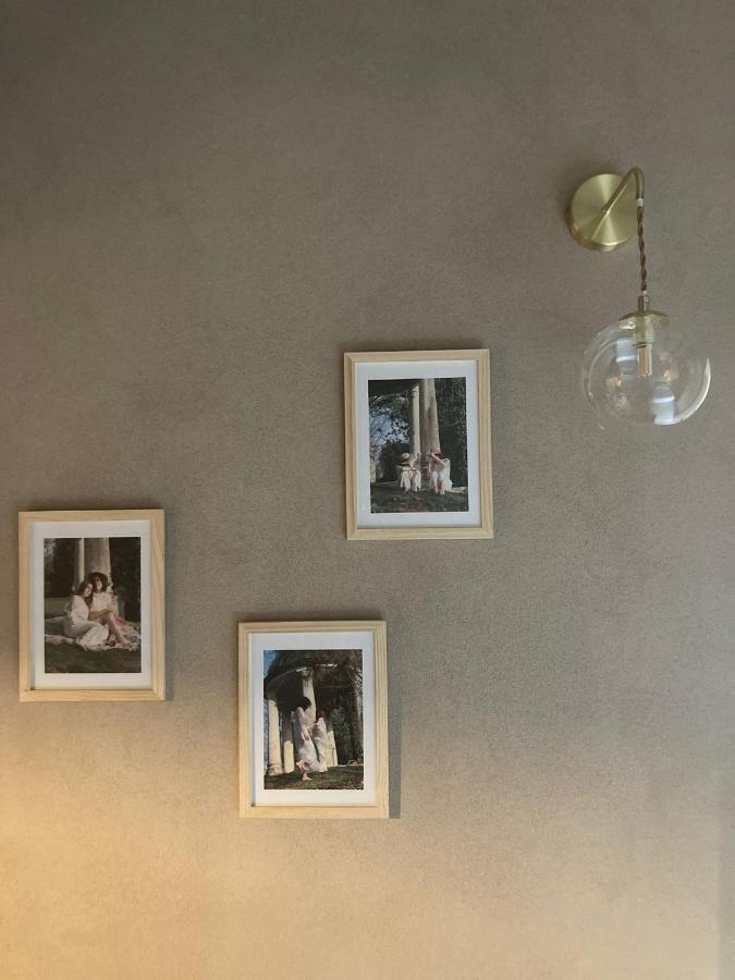 Apartment In The Mood *